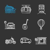 Kreidesymbole für öffentliche Verkehrsmittel gesetzt. Transportmittel. Kreuzfahrtschiff, Standseilbahn, Zug, Parkzone, Heißluftballon, Motorrad, Auto, Busbahnhof. isolierte vektortafelillustrationen vektor