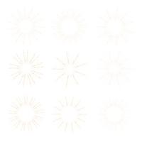 Set av gyllene solstrålstil isolerad på vit bakgrund, Bursting strålar vektor illustration.