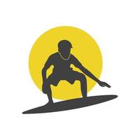 siluett ung man tåg surfar med solnedgång logotyp design vektor grafisk symbol ikon tecken illustration kreativ idé