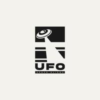 ufo främmande rymdskepp logotyp vektor designbild