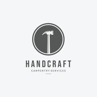 emblem av kreativa hammarverktyg vektor vintage logotyp, illustration design av snickeri snickare utrustning koncept