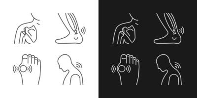 Lineare Symbole für Muskel-Skelett-Schmerzen, die für den Dunkel- und Hellmodus eingestellt sind. ausgerenkte Schulter. Muskelüberdehnung. anpassbare dünne Liniensymbole. isolierte vektorumrissillustrationen. editierbarer Strich vektor