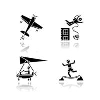 luft extrema sporter skugga svart glyf ikoner set. konstflyg, bashoppning, mikrobelysning och highlining. utomhus aktiviteter. adrenalinunderhållning. isolerade vektorillustrationer vektor