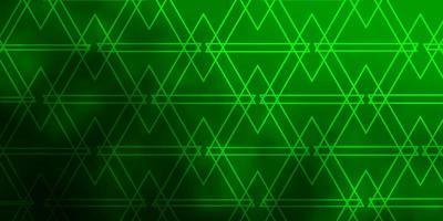 ljusgrönt vektormönster med linjer, trianglar. vektor