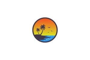 cirkulär solnedgång palm kokospalm för sommar strand logotyp design vektorillustration vektor