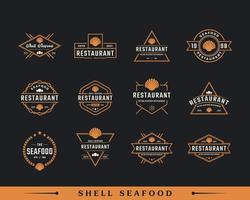 uppsättning klassisk vintage retro etikett märke för skaldjur snäckskal pärla ostron pilgrimsmussla skal ostron hjärtmussla mussla logotyp restaurang design inspiration vektor