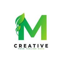 natur gröna blad bokstaven m logotypdesign. monogram logotyp. gröna blad alfabetet ikon. användbar för logotyper för företag, vetenskap, hälsovård, medicin och natur vektor