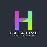 kreatives anfangsbuchstabe h-logo. grüne und lila geometrische form. verwendbar für Geschäfts- und Markenlogos. flaches Vektor-Logo-Design-Vorlagenelement. vektor