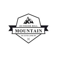 vintage retro-abzeichen für eisschnee felsiges bergsymbol. Creek River Mount Peak Hill Natur-Logo-Emblem vektor