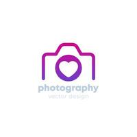 Fotografie-Logo-Design mit Kamera und Herz vektor