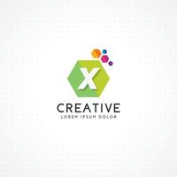 kreatives sechseckiges x-logo vektor