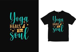yoga healing typografi t-shirt design, yoga märke kläddesign vektor
