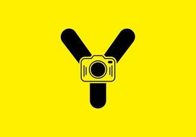 svart gul av initial y bokstav med kamera vektor