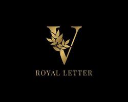 lyxig dekorativ vintage gyllene kunglig bokstav v vektor