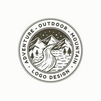 Abenteuer-Outdoor-Bergsteigen-Logo-Design vektor