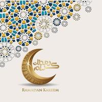 luxuriöses und elegantes design ramadan kareem mit arabischer kalligrafie, halbmond und islamischen dekorativen bunten details aus mosaik für islamische grüße.vektorillustration. vektor