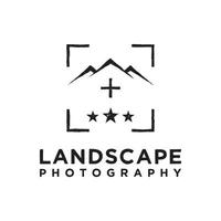 enkelt bergslandskap med fokus fyrkantig kameralinsram för äventyrsnaturfotografering logotyp design vektor