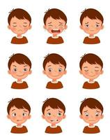 söt liten pojke ansiktsuttryck set. vektor av barnansiktenillustration med olika känslor som ledsen, gråtande, trött, upphetsad, lekfull, kär, glad, fånig ansikte, generad och ånger