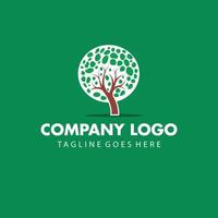 Firmenlogo-Vorlage mit grünem Baum vektor