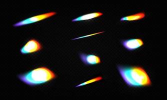 Regenbogen-Kristall-Lichtleck-Flare-Reflexionseffekt-Vektor-Illustrationsset. bunte optische regenbogenlichter strahlen linsenflecklecküberlagerungsstreifen auf transparentem dunklem hintergrund.