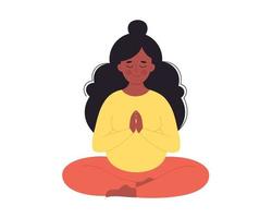 svart gravid kvinna mediterar i lotusställning. hälsosam graviditet, yoga vektor