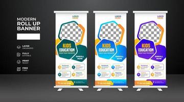 modern och kreativ skola antagning roll up banner mall vektor