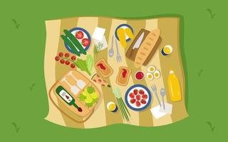 picknick i naturen, ovanifrån. en flätad korg med rött vin och glas och utsökt raw food på en filt. tomater, gurkor, jordgubbar, sylt, äpplen, gröna. vektor aptitretande illustration.