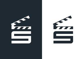 clapper board film studio bokstavens logotyp design. logotyp mall vektor