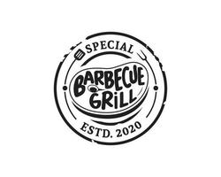 grillrestaurang - logotyp för grill, grill och bar med eld, grillgaffel och spatel. bbq logotyp mall. vektor illustration
