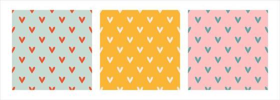 uppsättning av tre söta sömlösa mönster med enkelt litet hjärta. trendiga handritade färgglada hjärtan. Alla hjärtans dag, kärlekskoncept. minimalistisk repeterbar design för pappersvaror, textil, webbdesign vektor