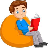 kleiner Junge, der ein Buch liest, das auf einem großen Kissen sitzt vektor