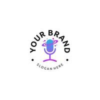 Podcast-Logo-Design mit Farbverlauf vektor