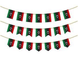 Libyen-Flagge an den Seilen auf weißem Hintergrund. Satz patriotischer Ammerflaggen. Flaggendekoration der libyschen Flagge vektor