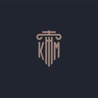 km Anfangslogo-Monogramm mit Säulendesign für Anwaltskanzlei und Justizunternehmen vektor