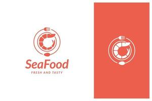 Garnelen, Teller und Utensilien, Meeresfrüchte-Logo-Design vektor