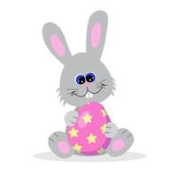 lächelnder osterhase, niedliche vektorillustration im flachen stil. Sitzendes graues Babykaninchen mit buntem Ei in seinen Händen. positiver karikaturdruck für kinder und babys. Druck für Kleidung, Geschenkverpackung vektor