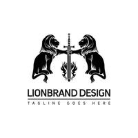 svart och vitt lejon håller svärd logotyp mall vektor