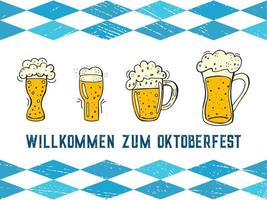 oktoberfest 2022 - bierfest. handgezeichneter satz von gekritzelelementen. deutscher traditioneller feiertag. Farbige Bierkrüge aus Glas mit Schriftzug und blauen Rauten auf weißem Hintergrund. vektor