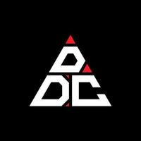 ddc triangel bokstavslogotypdesign med triangelform. ddc triangel logotyp design monogram. ddc triangel vektor logotyp mall med röd färg. ddc triangulär logotyp enkel, elegant och lyxig logotyp.