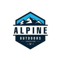 Alpines Bergabenteuer-Logo Outdoor-Wandern, Camping-Expedition und Erkundung des Naturdesign-Emblem-Abzeichens vektor