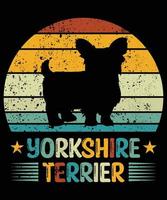 Sonnenuntergang-Silhouettegeschenke des lustigen Yorkshire-Terriers Vintager retro wesentlicher T - Shirt des Hundeliebhaber-Hundebesitzers vektor