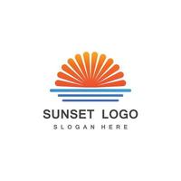 Inspiration für das Design des Ozeansonnenuntergang-Logos. isoliert auf weißem Hintergrund vektor