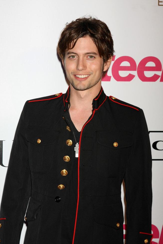 los angeles, 23 sept - jackson rathbone arrivant à la 9e soirée annuelle teen vogue young hollywood aux studios paramount le 23 septembre 2011 à los angeles, ca photo