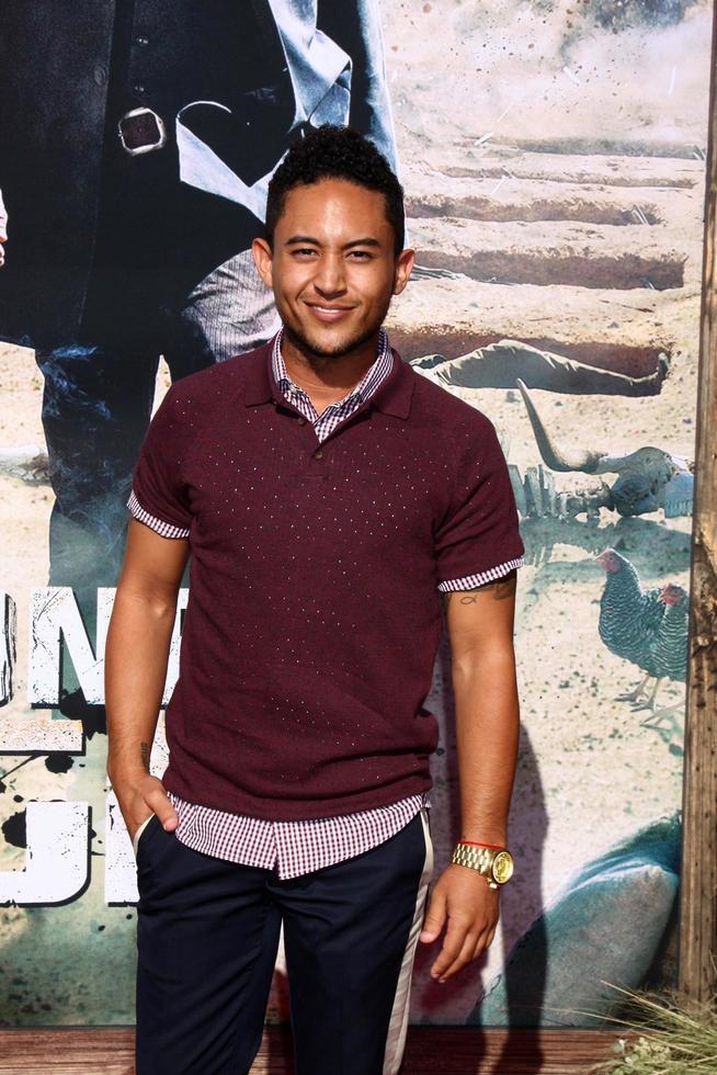 los angeles, 22 juin - tahj mowry lors de la première mondiale du lone ranger à l'aventure disney s california le 22 juin 2013 à anaheim, ca photo