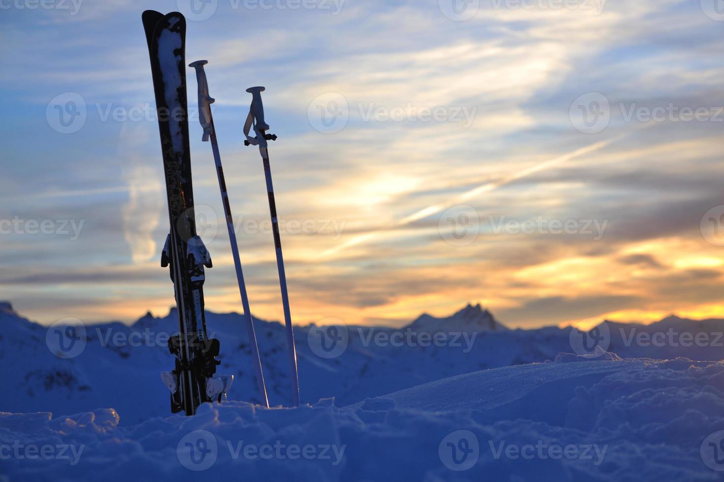 montagne neige ski coucher de soleil photo