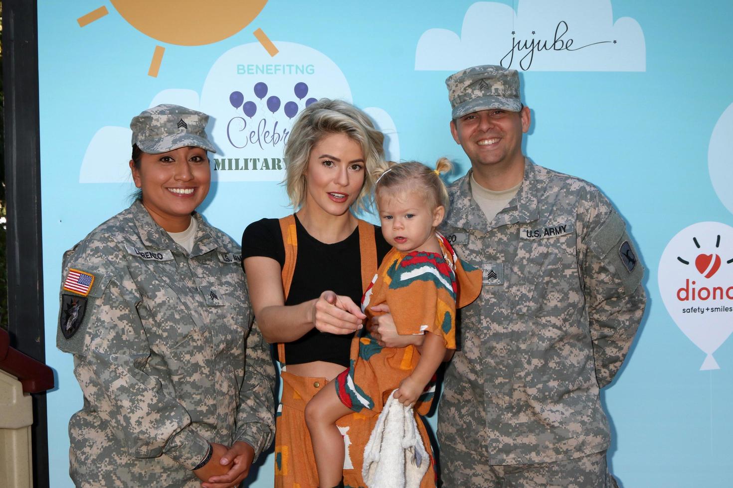 los angeles, 24 septembre - soldat, linsey godfrey, aleda seren adamson au 5e événement annuel de sensibilisation à la sécurité sur le tapis rouge aux studios photo sony le 24 septembre 2016 à culver city, ca