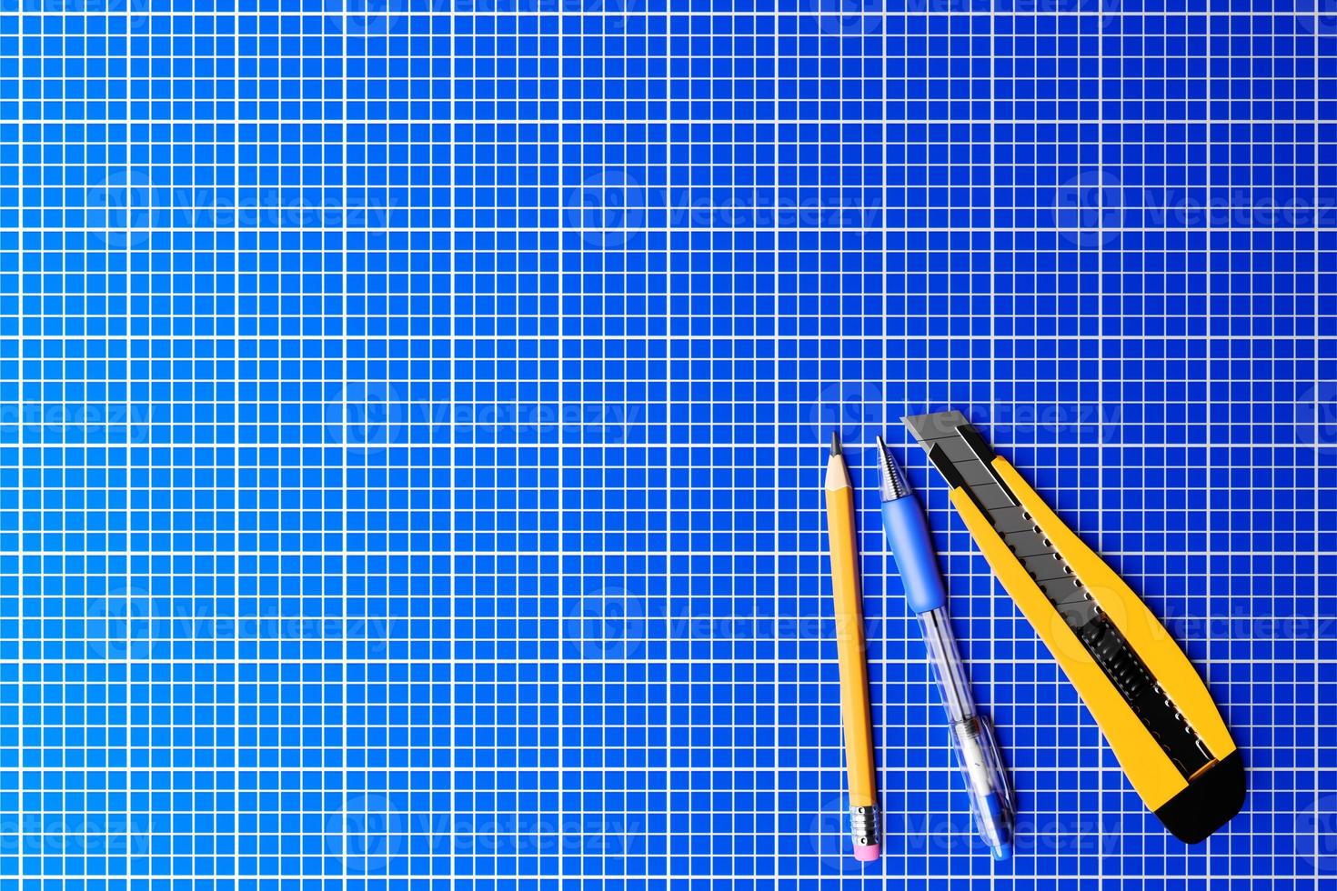 Illustration 3d d'un cutter, d'un stylo et d'un crayon en style cartoon sur fond bleu. outil de menuiserie à main pour l'atelier. photo