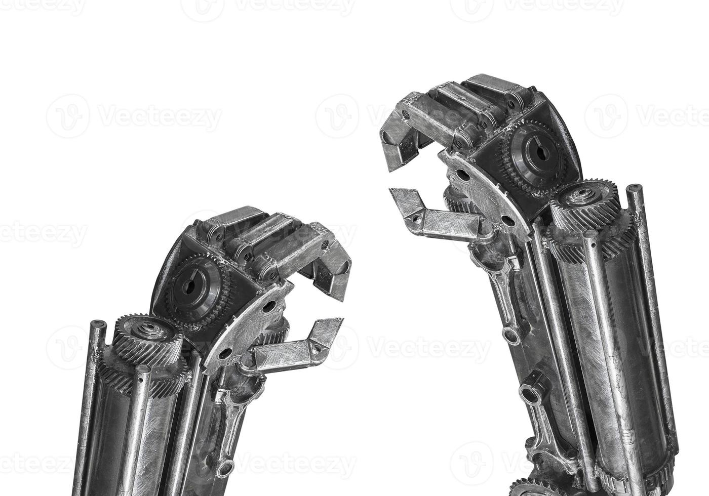 main de robot sculpture faite de ferraille isolée photo