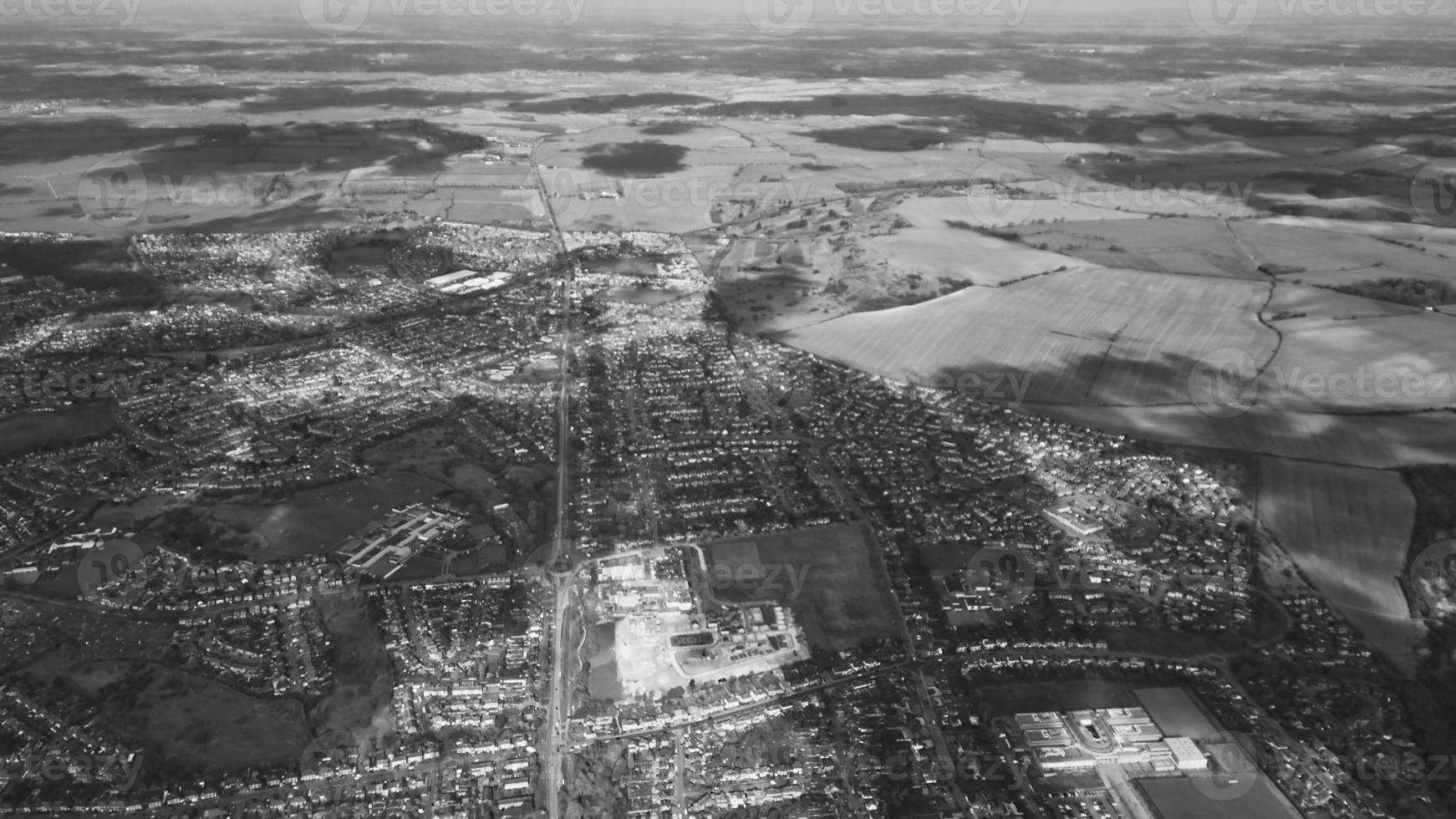 vue aérienne classique en grand angle en noir et blanc du paysage urbain de la grande-bretagne en angleterre photo