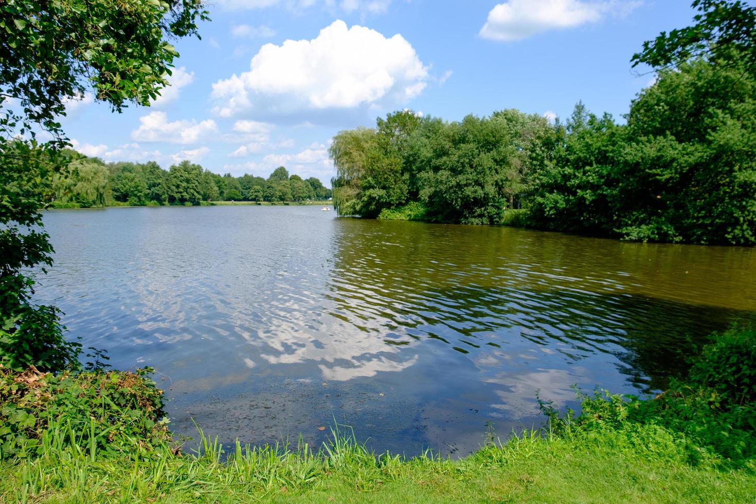 petit lac en westphalie photo